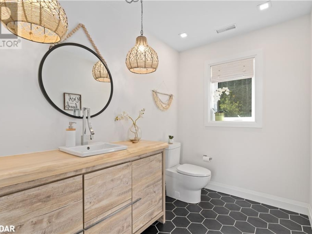 31 HEMLOCK Avenue, 