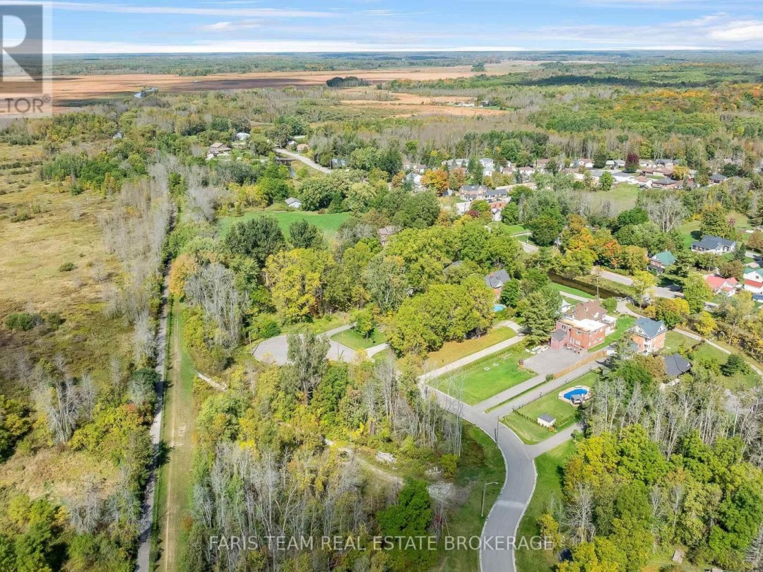7 REINBIRD STREET W, 