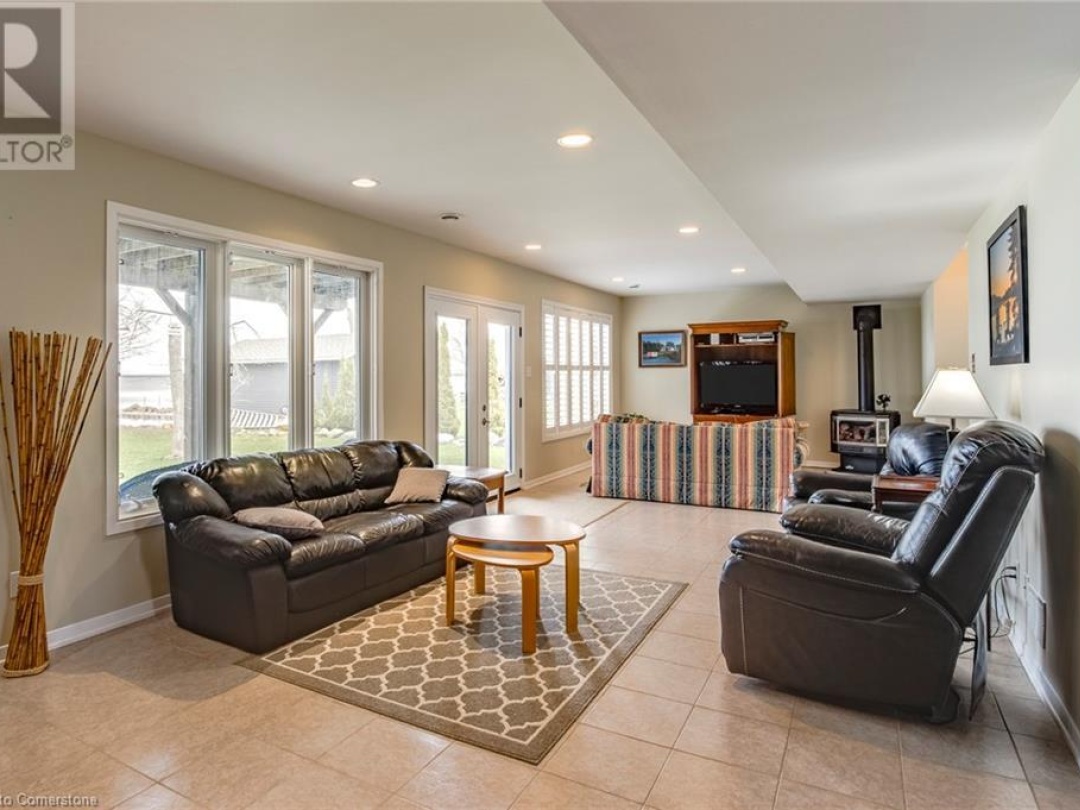 14 Lighthouse Crescent S, Georgian Bay