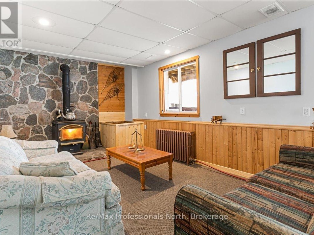 1272 Little Bob Lake Road, Little Bob Lake