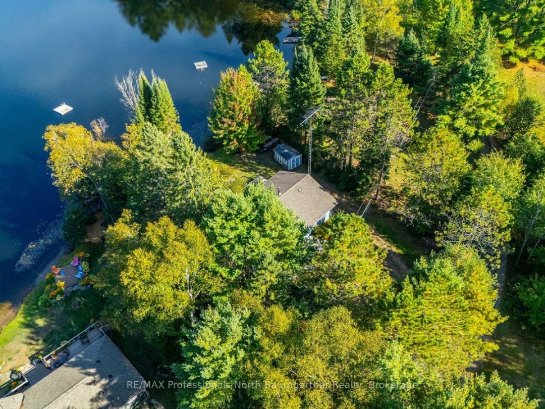 1086 CAMERON LANE, 