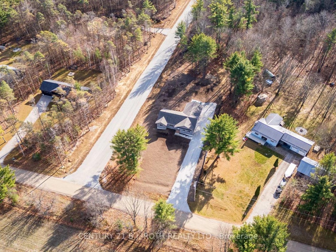 6121 CONCESSION B C ROAD, 