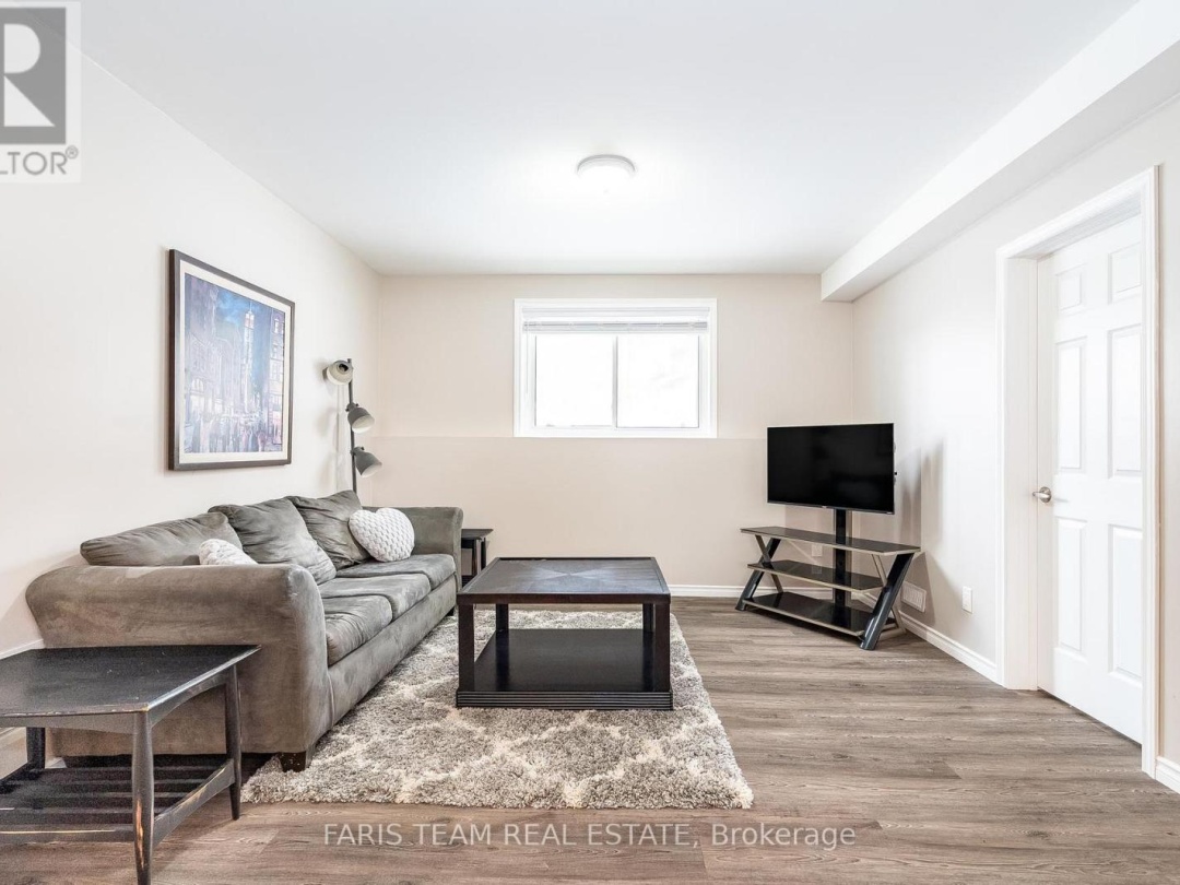 2082 CENTRE AVENUE, 