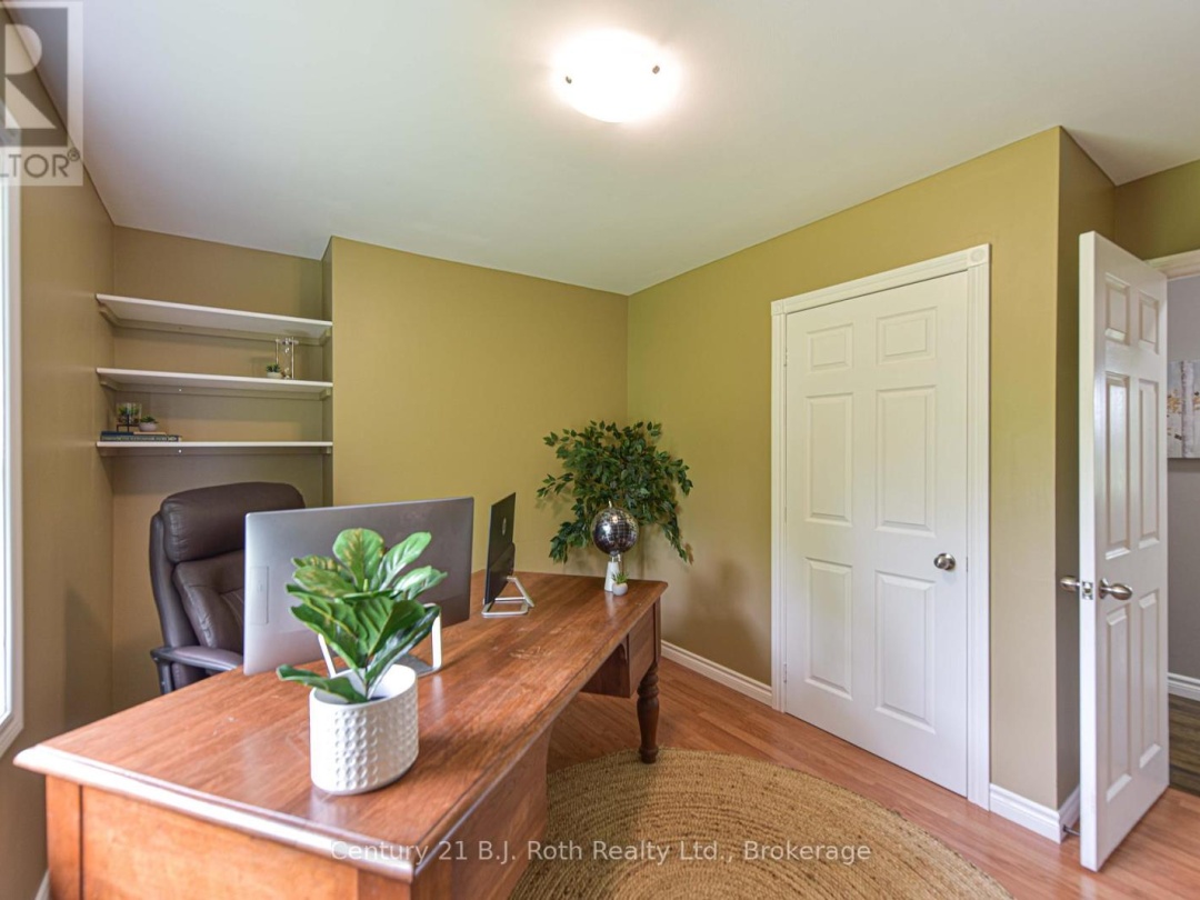 3516 Kirkfield Road, Dalrymple Lake
