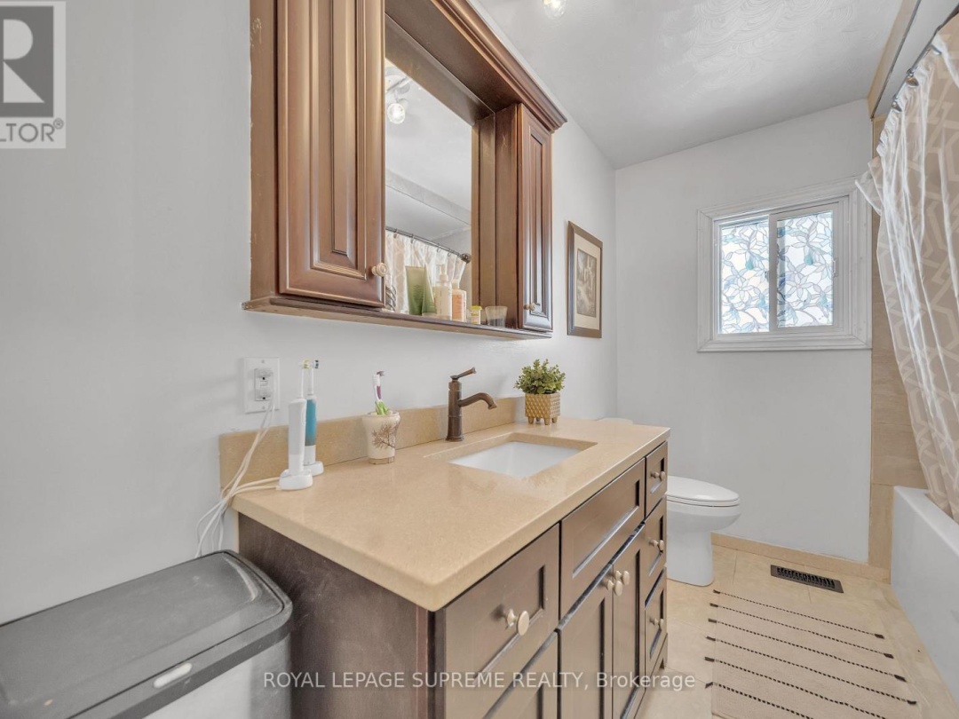 8740 12 Highway, Oro-Medonte