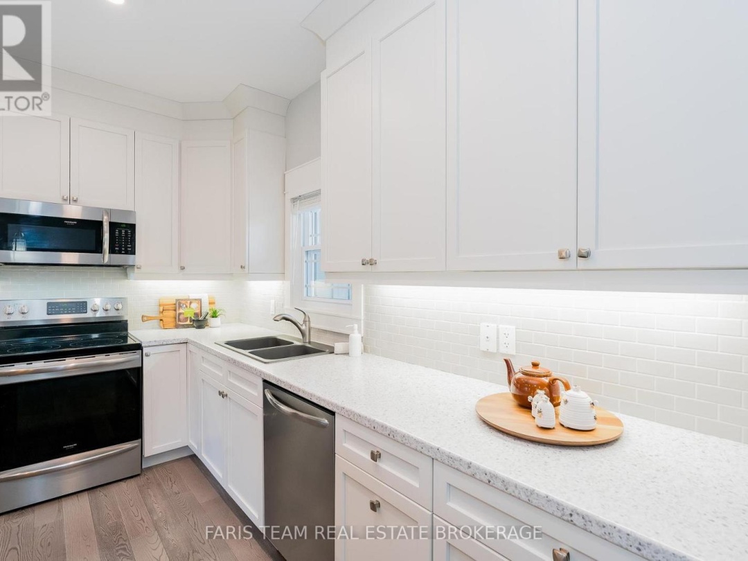 7589 CRONK SIDE ROAD, 