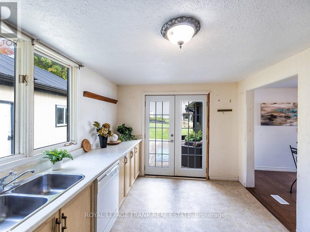 119 OAKDENE CRESCENT, 