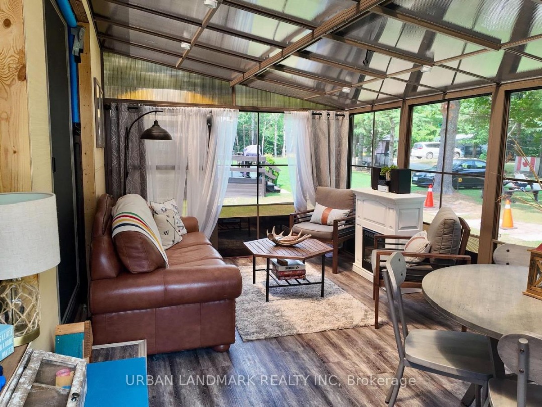 2612 VICTORIA ROAD, 