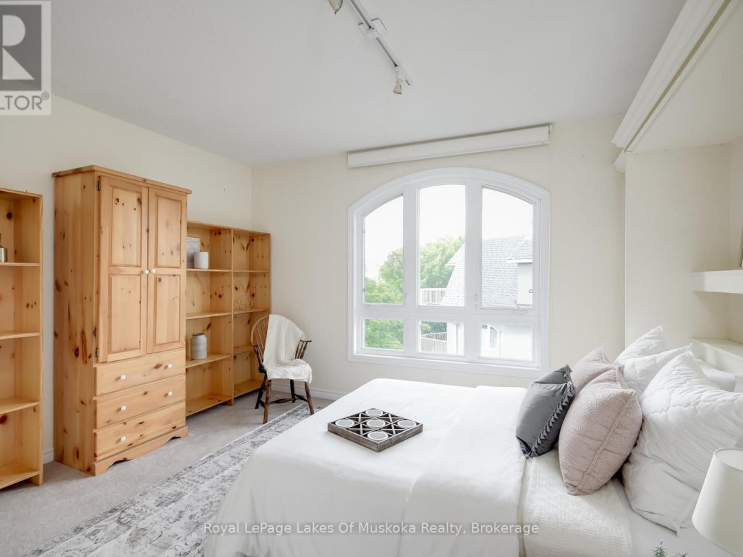 401 31 Dairy Lane, Lake Muskoka