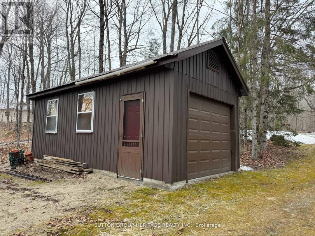 1930 Alsop Road, Glamor Lake