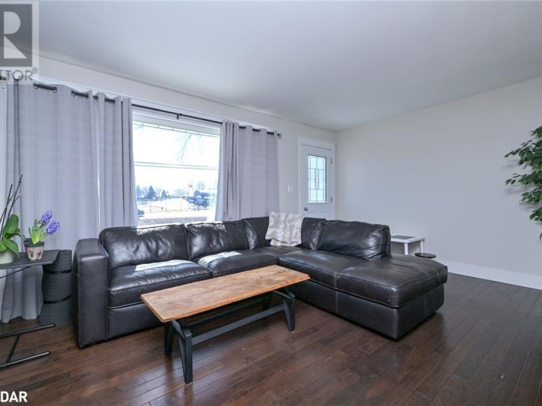 5653 12 Highway, Ramara