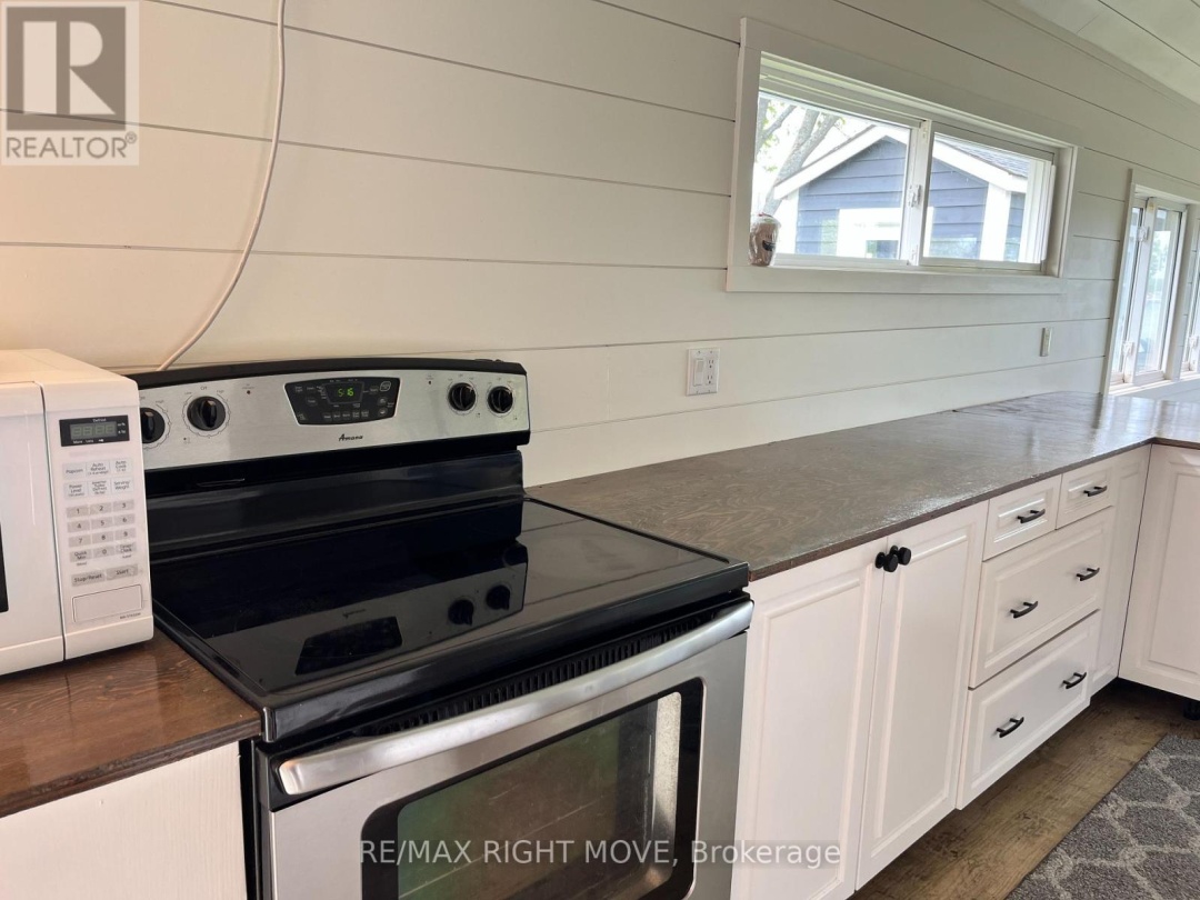 4458 Plum Point Road, Lake Simcoe