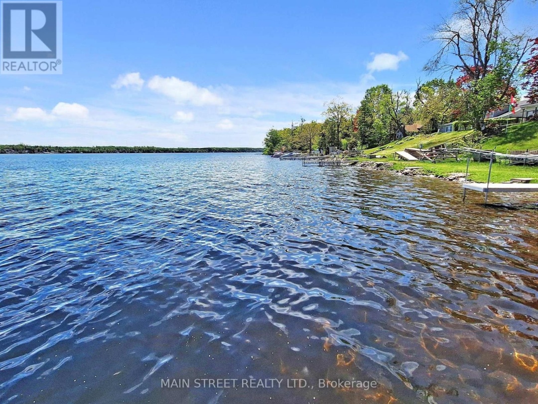2 Ceadarhurst Avenue, Sturgeon Lake