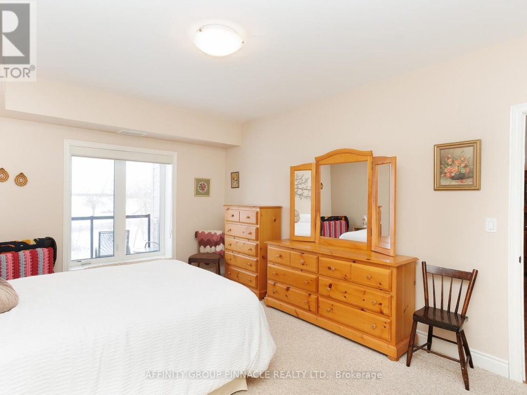 103 - 94 FRANCIS STREET W, 