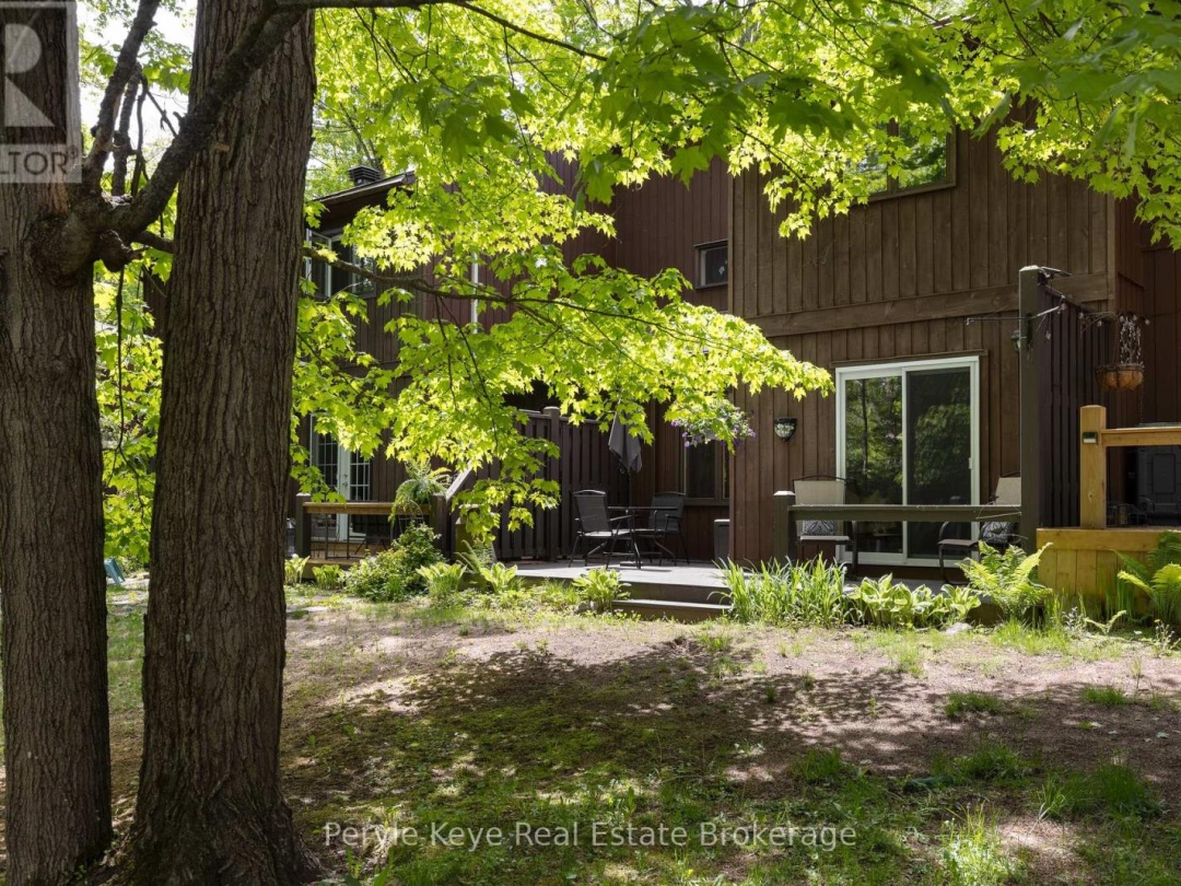 2 63 Southbank Drive, Lake Muskoka