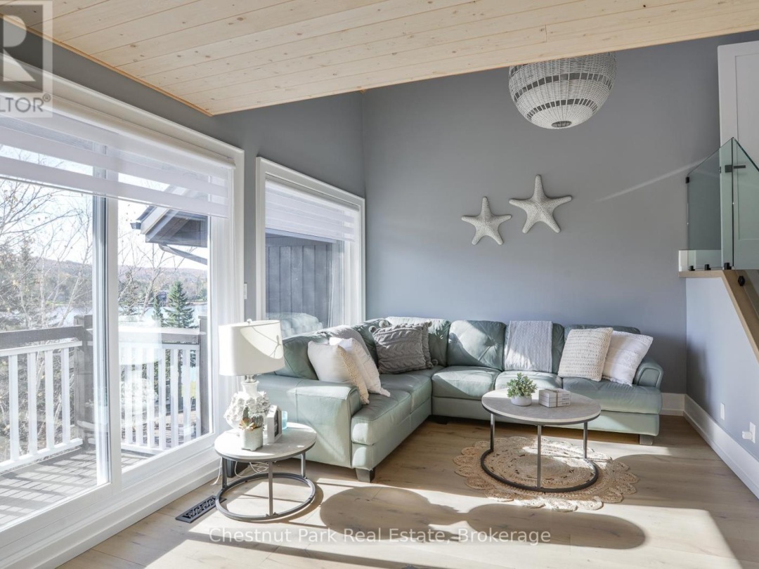 4 Turner Drive, Peninsula Lake