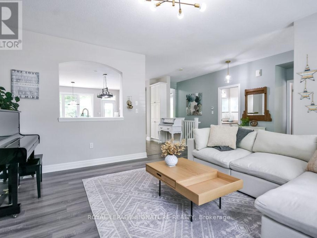 7 WINDSONG CRESCENT, 