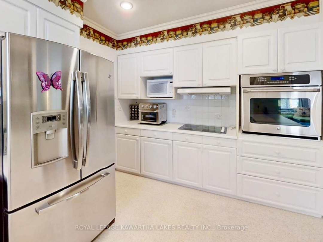 835 Cedar Glen Road, Sturgeon Lake