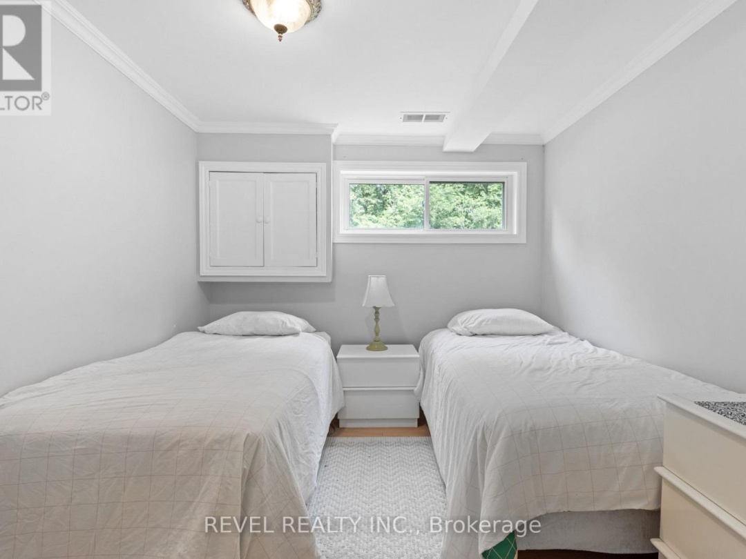 99 BOWEN ROAD, 
