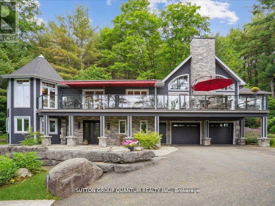 167 Santas Village Road, Muskoka River