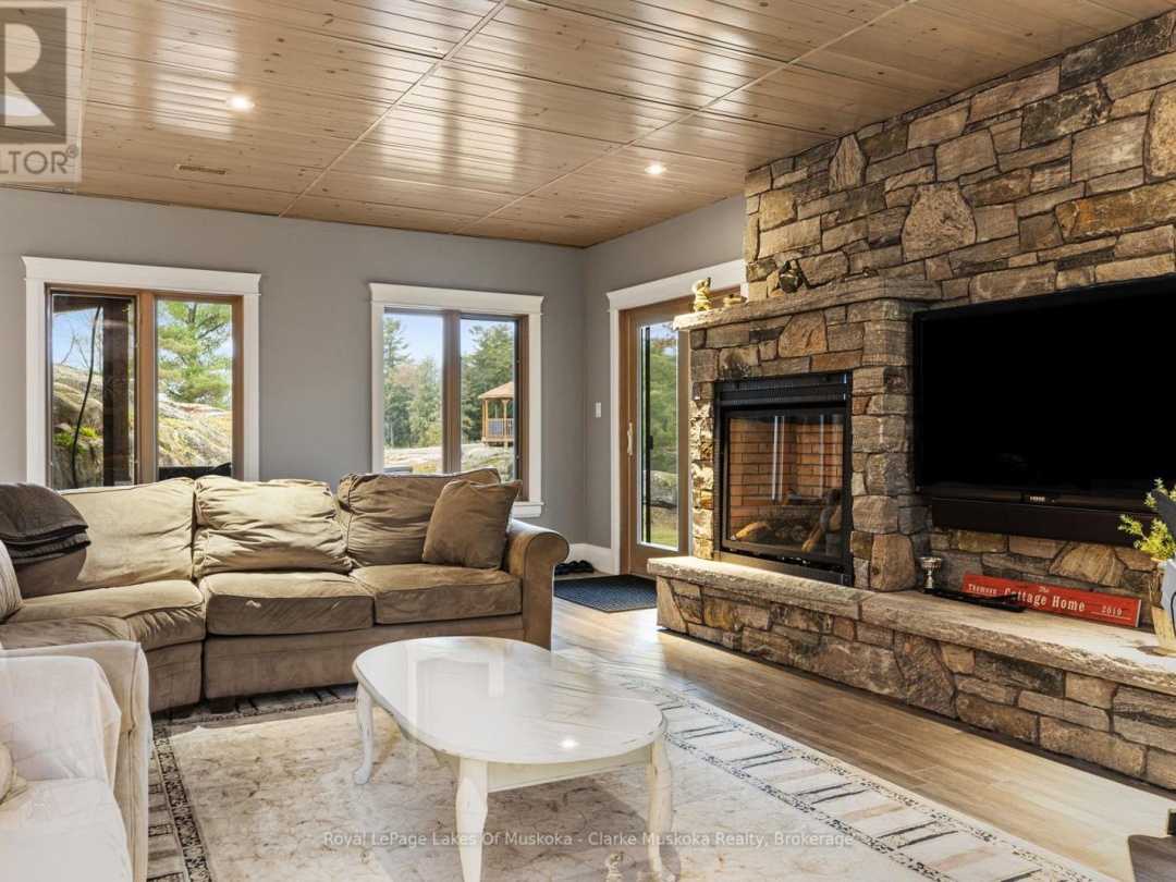 3298 Seydel Lane, Gloucester Pool