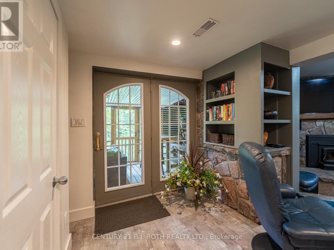 8101 KINGS RIVER ROAD, 