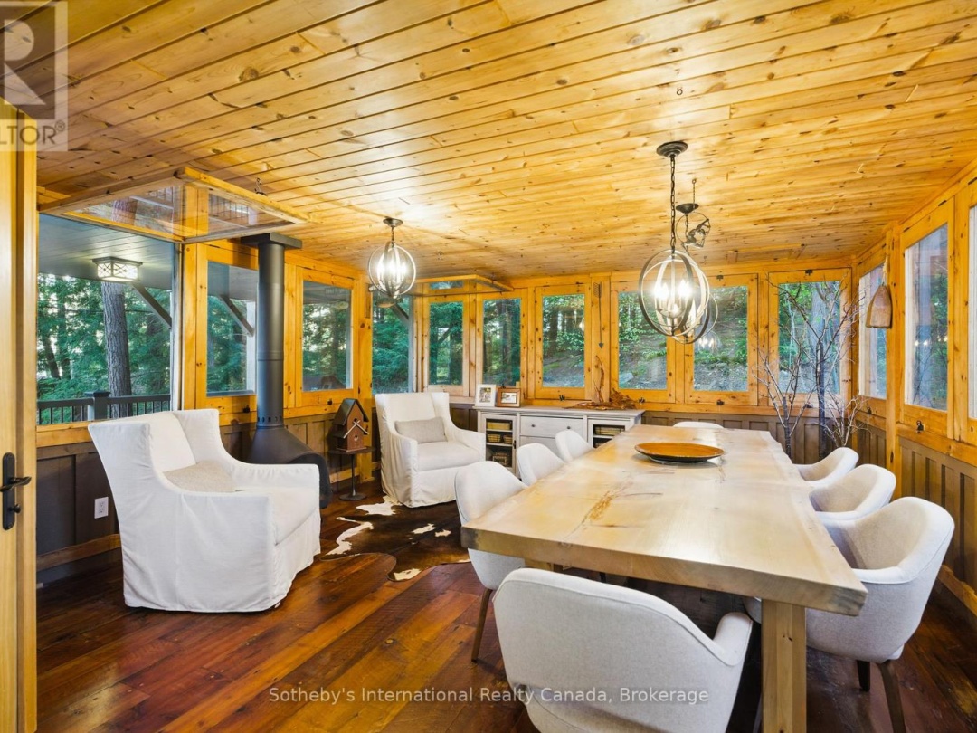 1075 ELMHURST LANE, Kennisis Lake