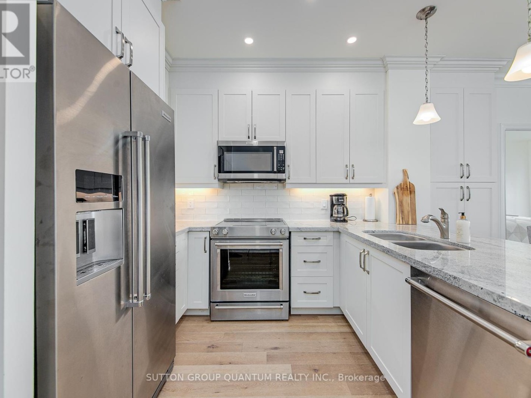 210 - 90 ORCHARD POINT ROAD, 