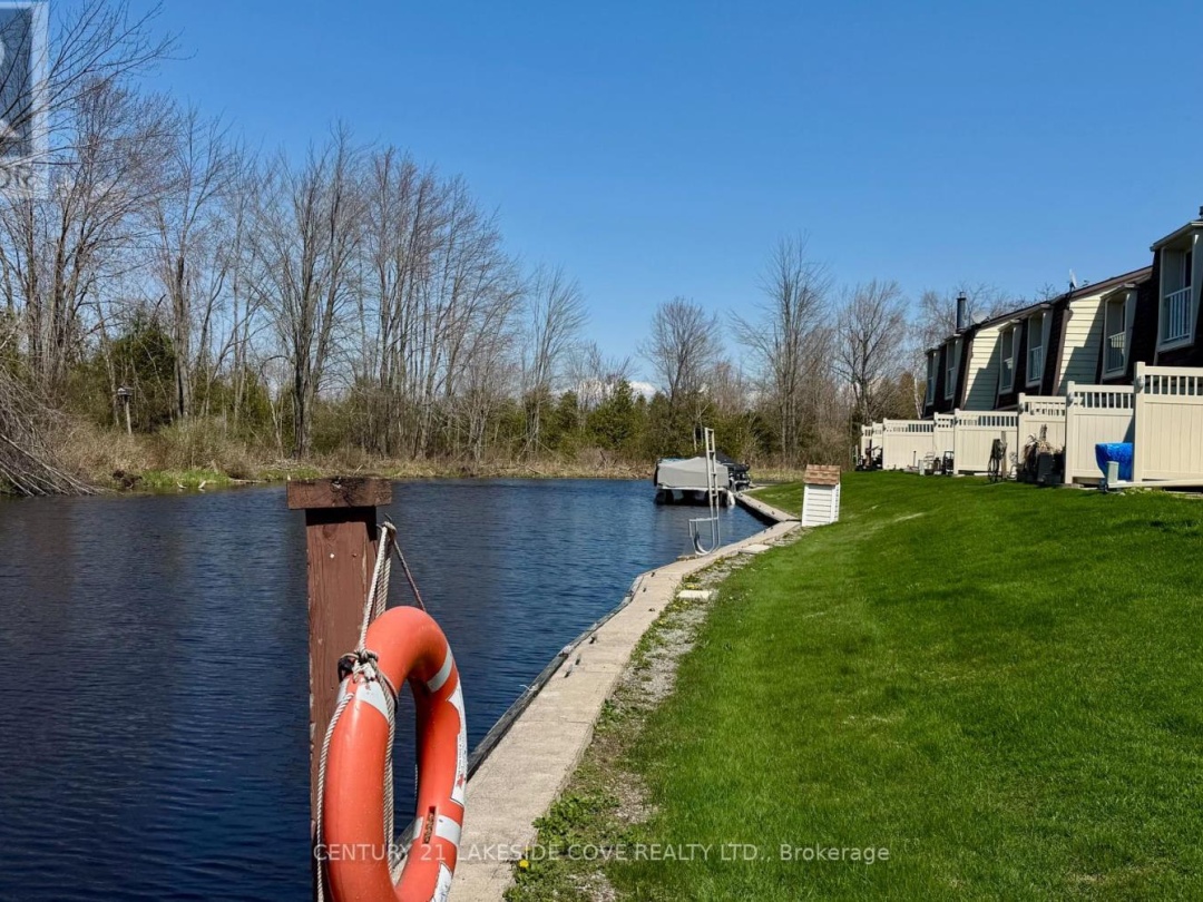 19 4 Paradise Boulevard, Lake Simcoe