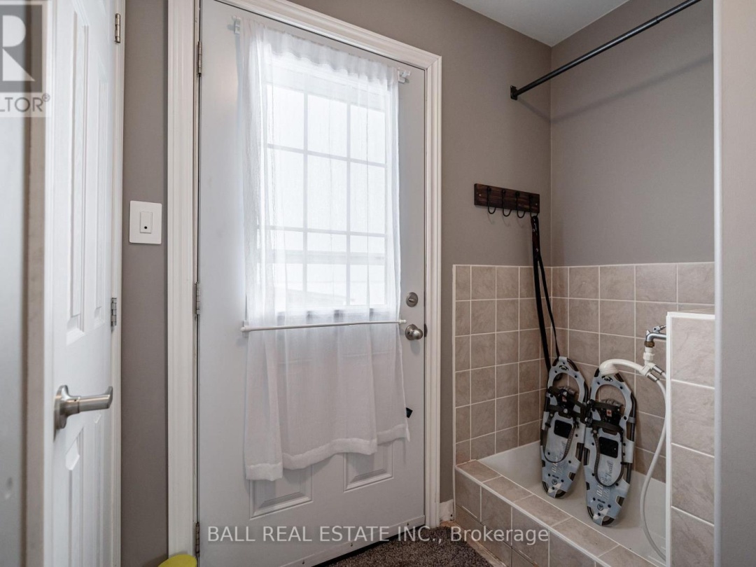 35 Elder Street, Sturgeon Lake