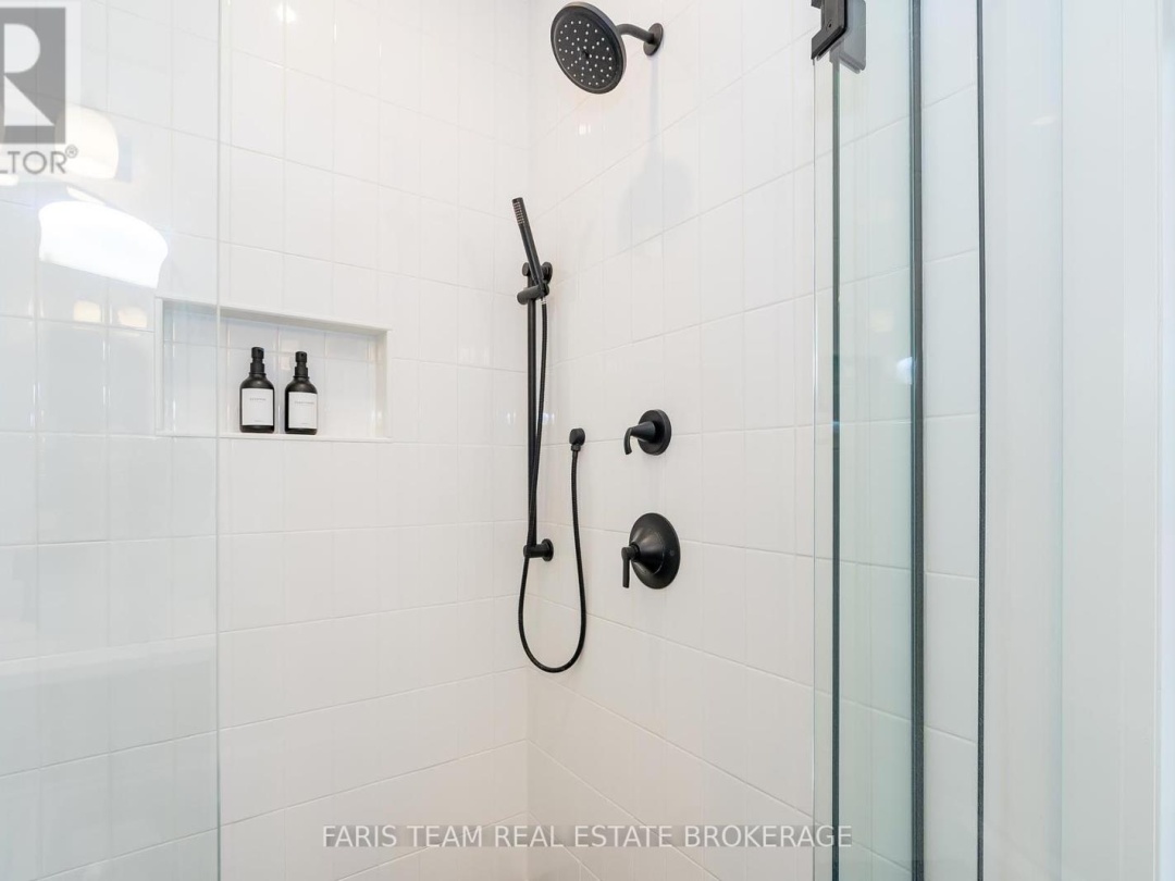 17 CLYDESDALE COURT, 