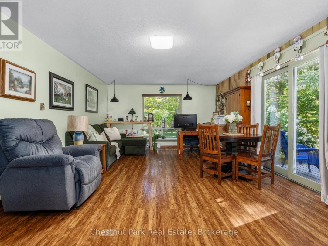 1047 NAISMITH ROAD E, 