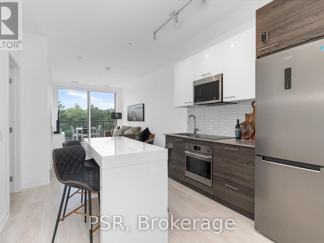 405 - 120 CARRICK TRAIL, 