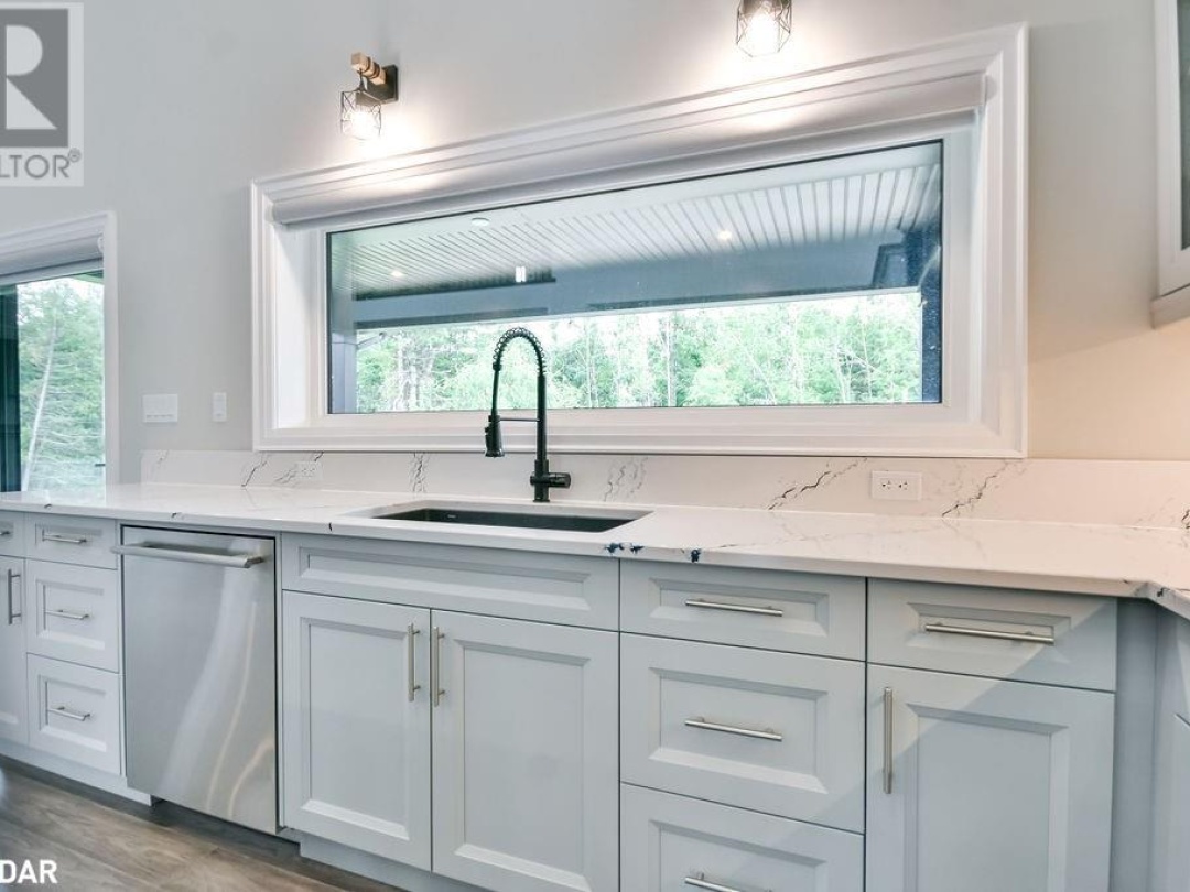 4 CLYDESDALE Court, 