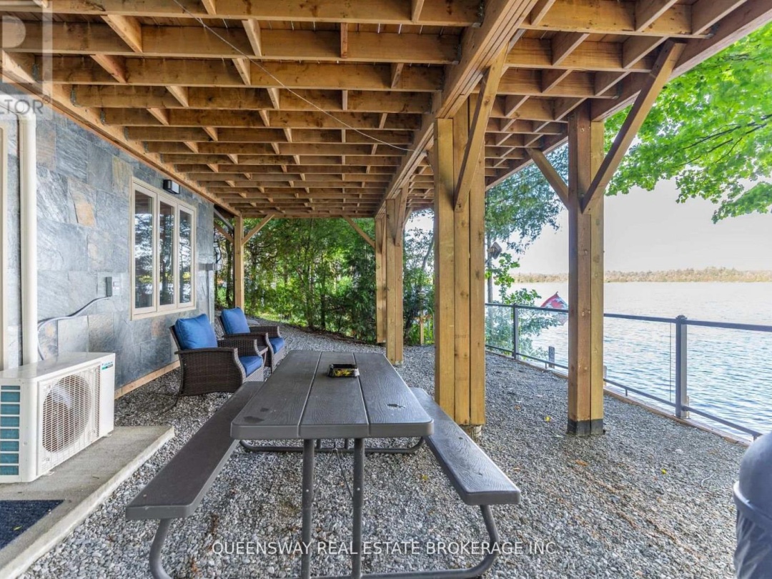1280 BLACK BEACH LANE, Dalrymple-south Lake