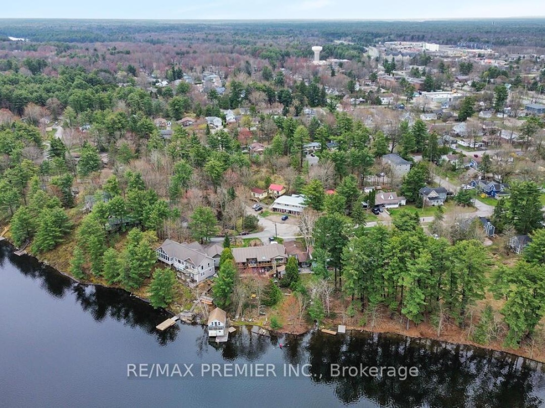570 Phillip Street E, Gull Lake