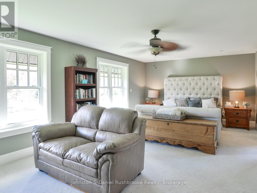 1422 MUSKOKA RD 118 ROAD W, 