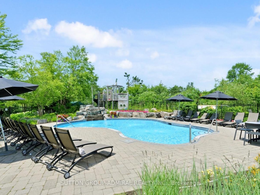 209 - 120 CARRICK TRAIL, 