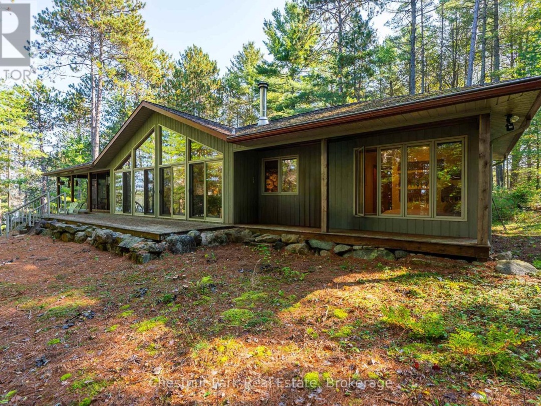 1000 Brown Island, Soyers Lake