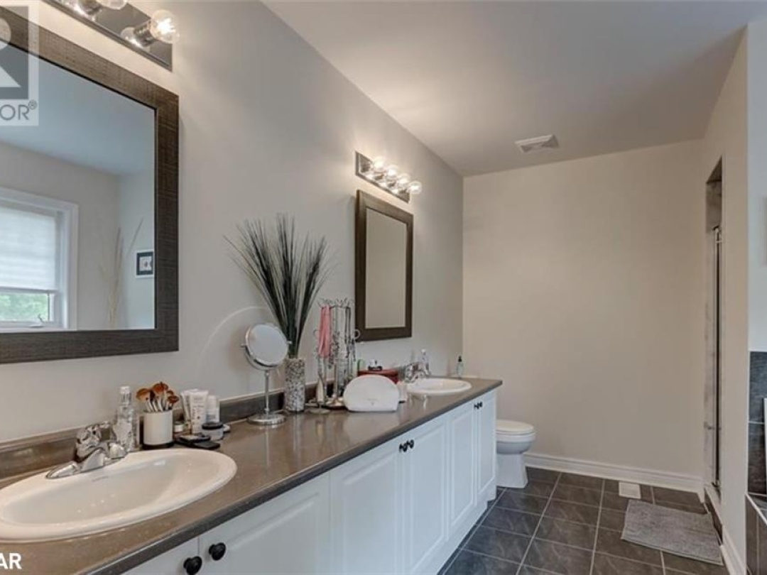 12 Masters Crescent, Georgian Bay