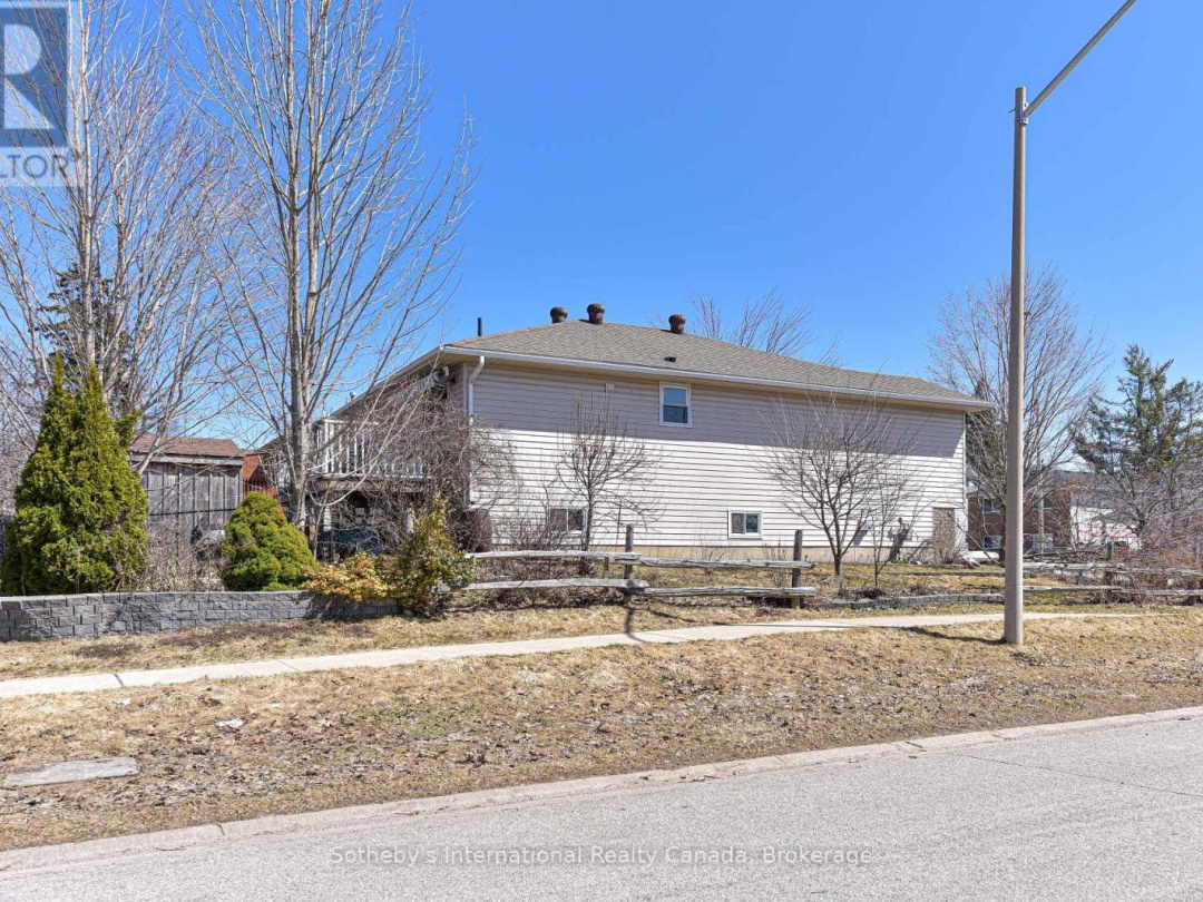 66 Calverley Street, Orillia