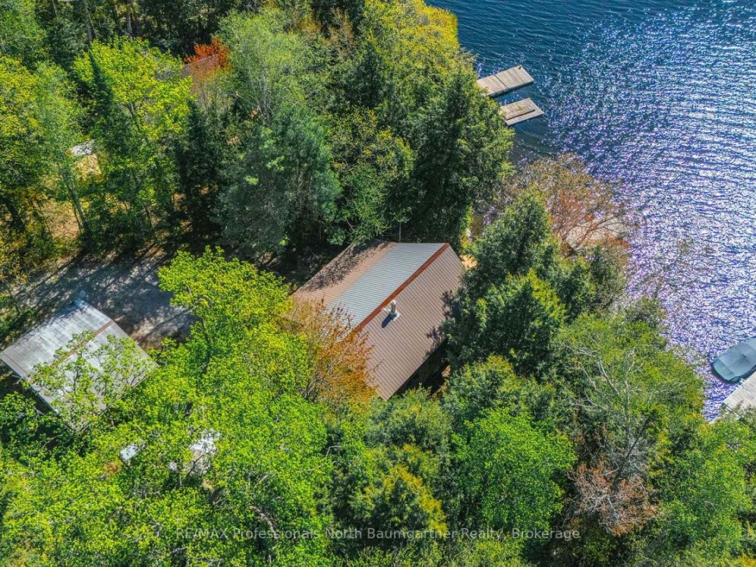 6469 Kennisis Lake Road, Kennisis Lake