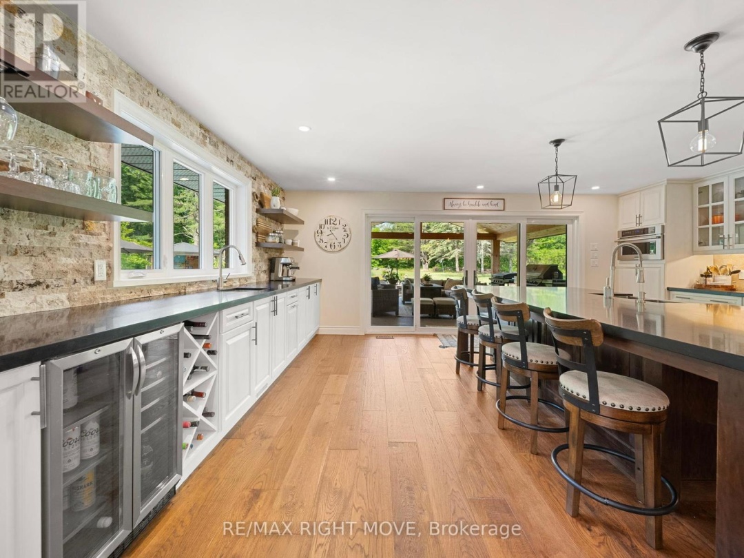 1948 CARRIAGE COURT, 