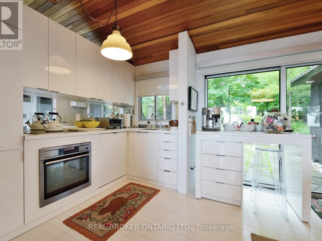 45 IVY LANE, 