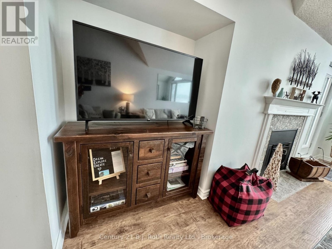 231 Hilltop Grandview Drive, Fairy Lake