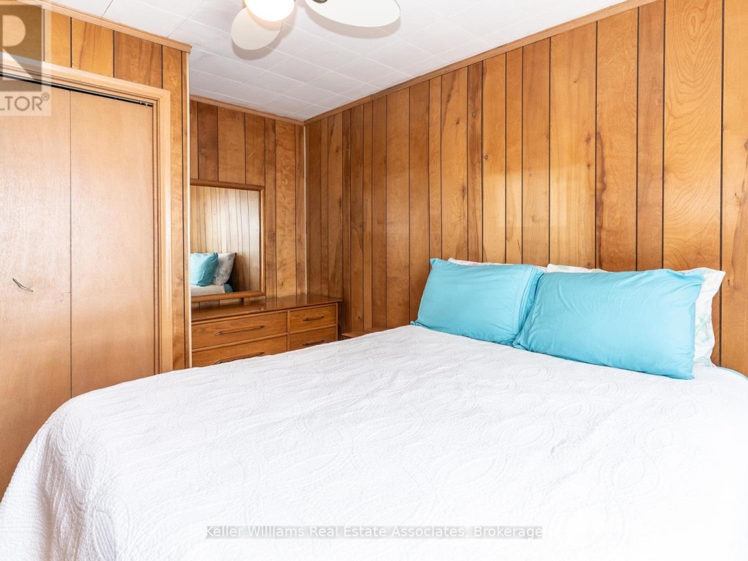 Unit 2 1200 North Shore Drive, Gull Lake