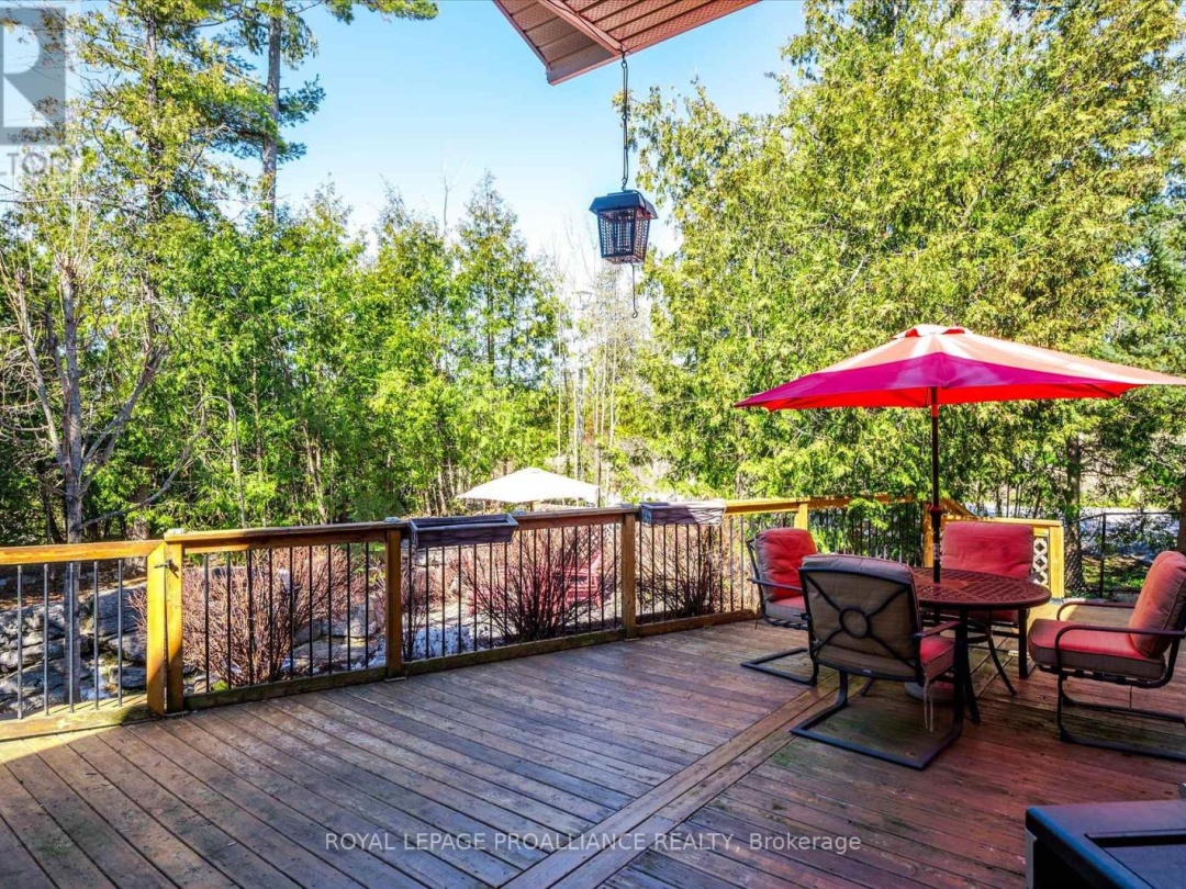 2 Patricia Place, Pigeon Lake
