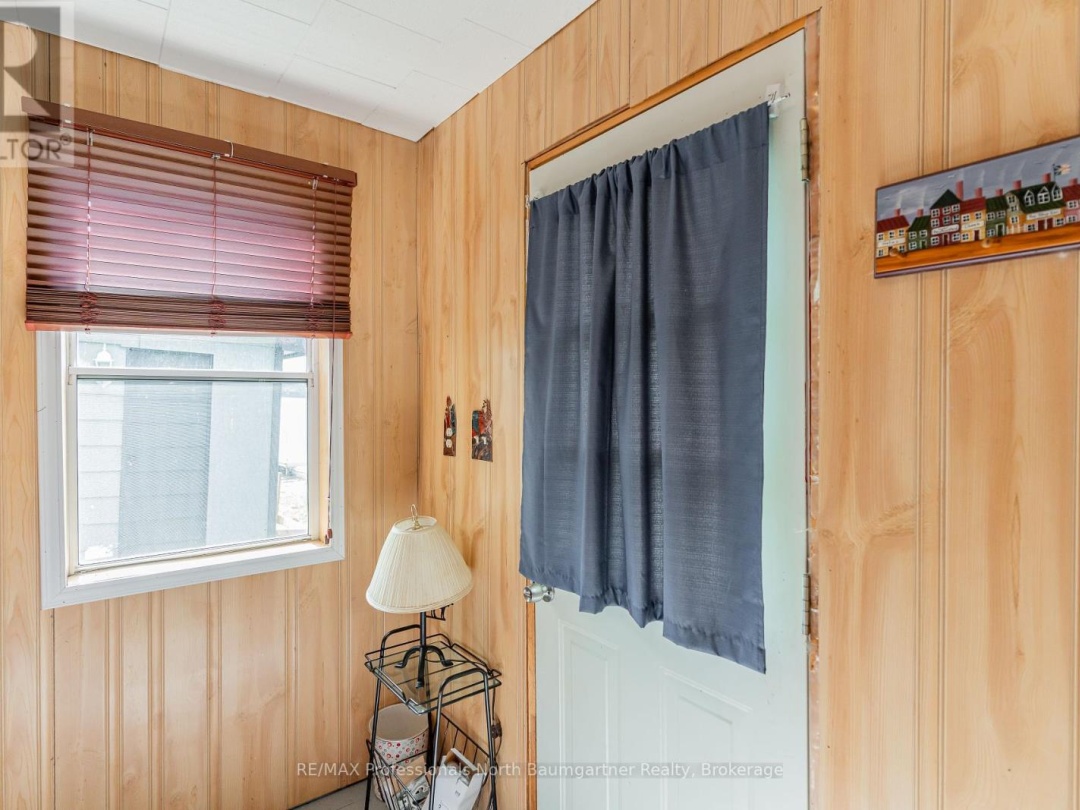 1175 Twin Rocks Lane, Kushog Lake