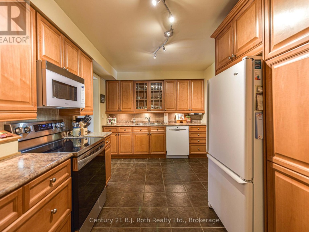 297 MATCHEDASH STREET N, 