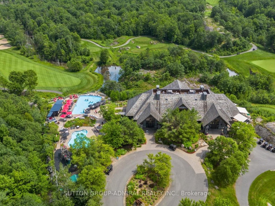 209 - 120 CARRICK TRAIL, 